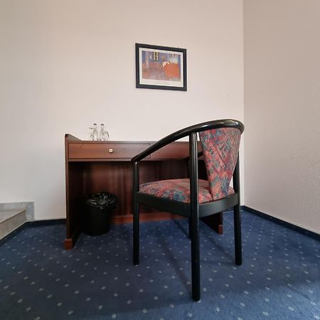 Erbenholz Hotel 拉岑 外观 照片
