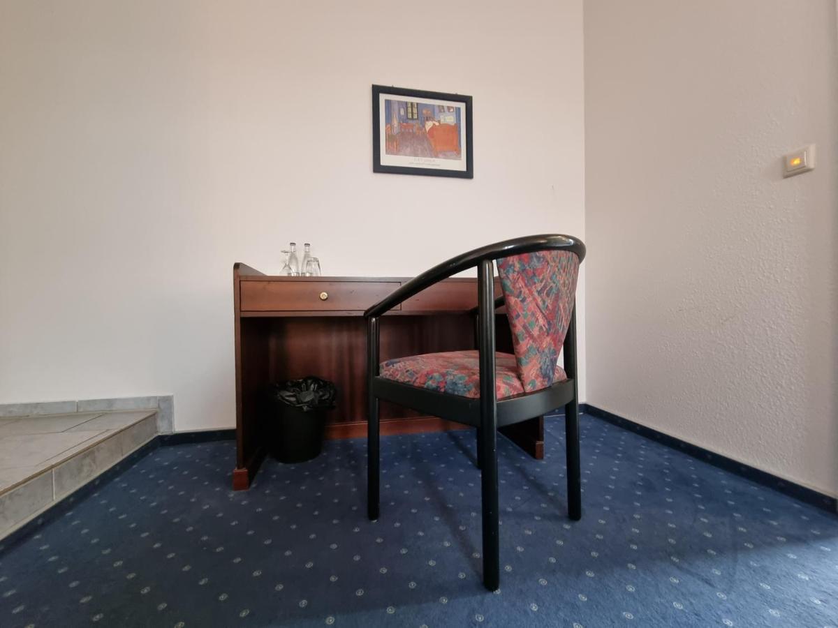 Erbenholz Hotel 拉岑 外观 照片