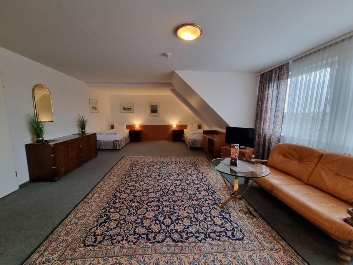 Erbenholz Hotel 拉岑 外观 照片