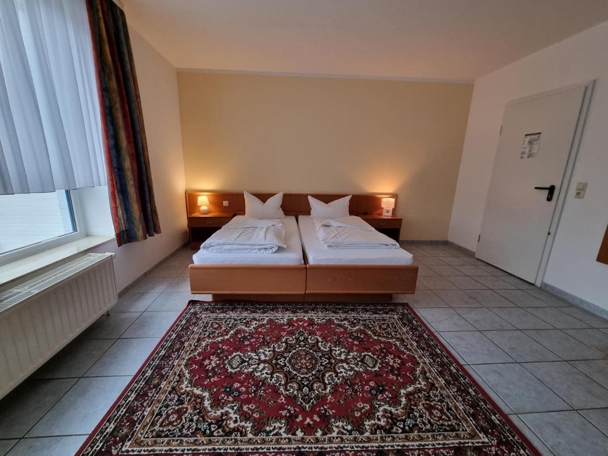 Erbenholz Hotel 拉岑 外观 照片