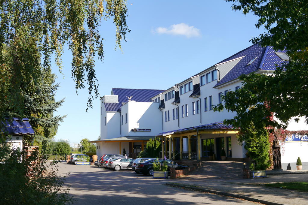 Erbenholz Hotel 拉岑 外观 照片